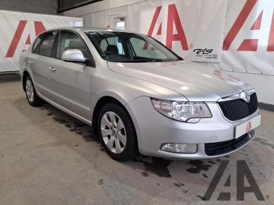Image of 2011 SKODA SUPERB S TDI CR 1598cc TURBO DIESEL MANUAL 5 DOOR HATCHBACK
