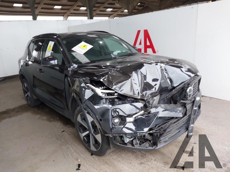 2023 VOLVO XC40 B4 ULTIMATE 1969cc TURBO PETROL SEMI AUTO 5 DOOR ESTATE