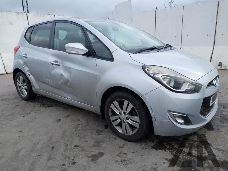 2011 HYUNDAI IX20 STYLE CRDI 1396cc TURBO DIESEL MANUAL 6 Speed 5 DOOR MPV