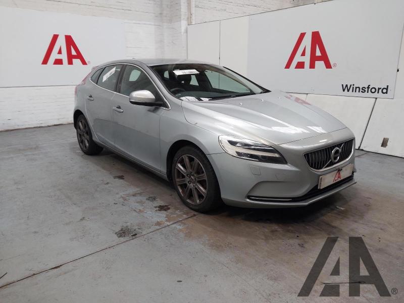 2016 VOLVO V40 D4 INSCRIPTION 1969cc TURBO DIESEL MANUAL 6 Speed 5 DOOR HATCHBACK
