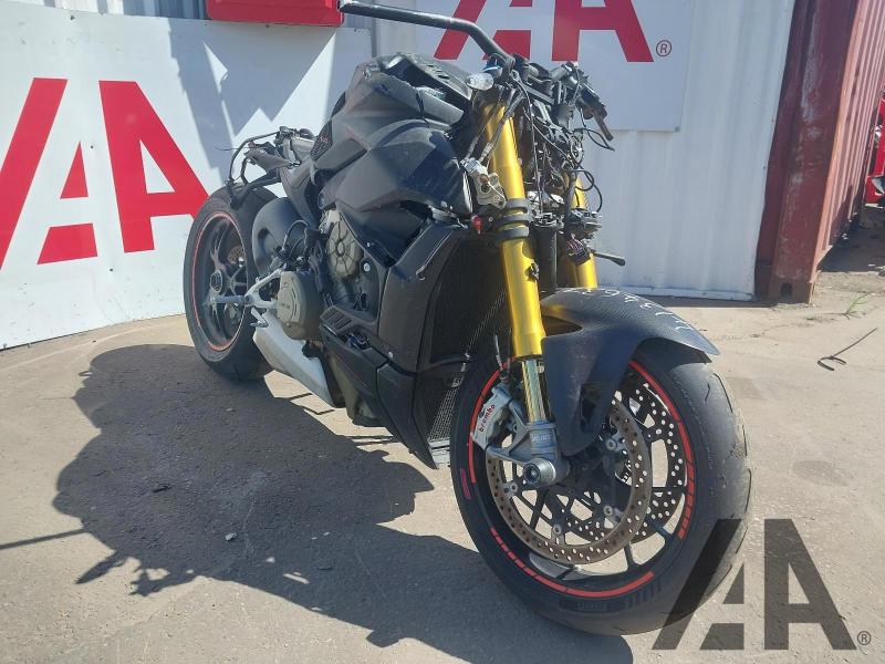 2021 DUCATI STREETFIGHTER V4S 1103cc PETROL MANUAL MOTORCYCLE