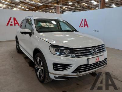 Image of 2015 VOLKSWAGEN TOUAREG V6 R-LINE TDI BLUEMOTION TECHN 2967cc TURBO DIESEL AUTOMATIC 8 Speed 5 DOOR ESTATE
