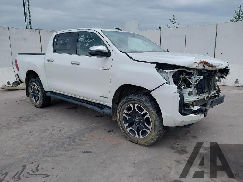 2021 TOYOTA HI-LUX INVINCIBLE 4WD D-4D DCB 2755cc TURBO DIESEL AUTOMATIC 4 DOOR PICK UP