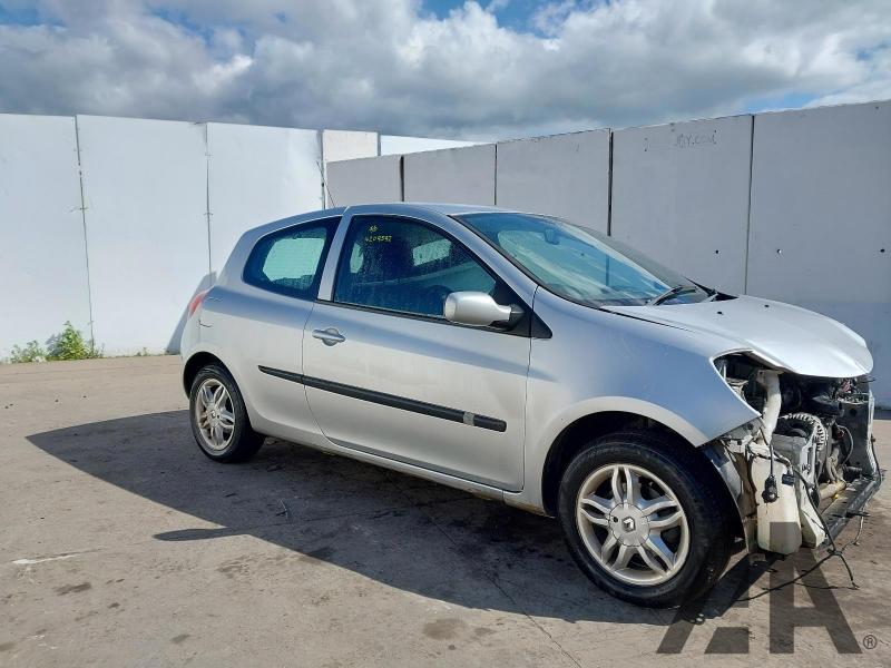 2008 RENAULT CLIO EXPRESSION 16V 1598cc PETROL AUTOMATIC 4 Speed 3 DOOR HATCHBACK