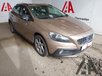 Image of 2014 VOLVO V40 D2 CROSS COUNTRY LUX 1560cc TURBO DIESEL AUTOMATIC 6 Speed 5 DOOR HATCHBACK