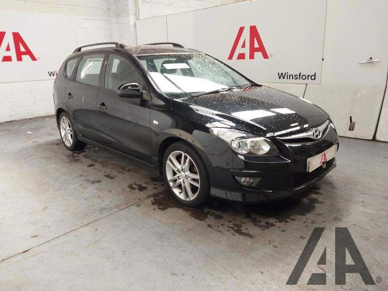 2011 HYUNDAI I30 PREMIUM CRDI 1582cc TURBO DIESEL MANUAL 6 Speed 5 DOOR ESTATE