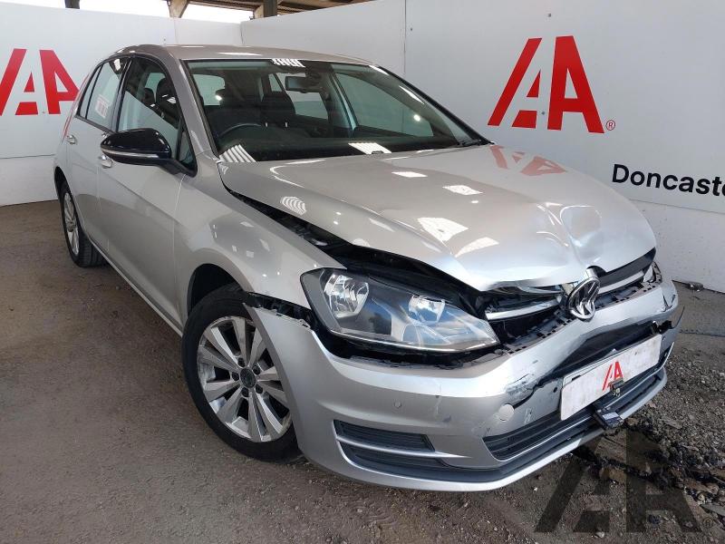 2014 VOLKSWAGEN GOLF SE TDI BLUEMOTION TECHNOLOGY D 1598cc TURBO DIESEL SEMI AUTO 7 Speed 5 DOOR HATCHBACK