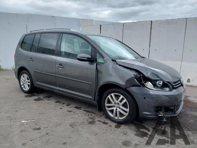 Image of 2014 VOLKSWAGEN TOURAN SE TDI BLUEMOTION TECHNOLOGY D 1968cc TURBO DIESEL SEMI AUTO 5 DOOR MPV
