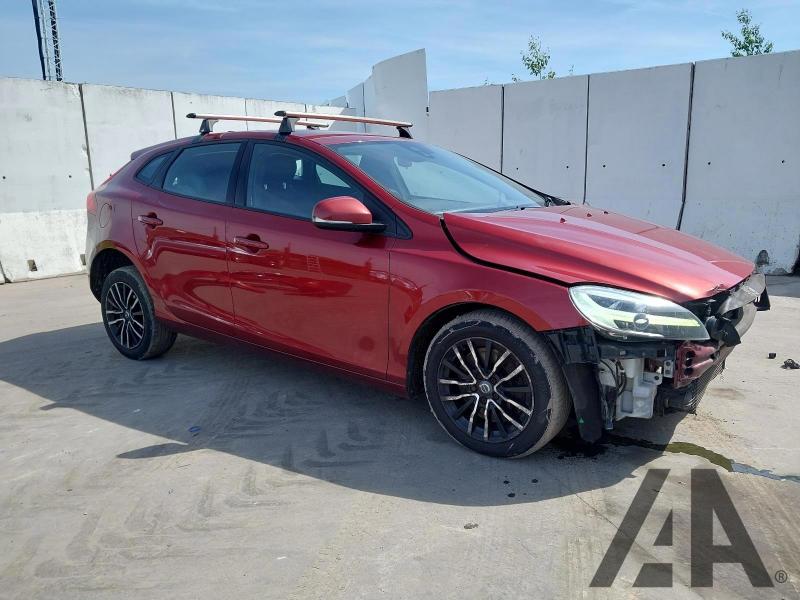 2016 VOLVO V40 D2 MOMENTUM NAV PLUS 1969cc TURBO DIESEL AUTOMATIC 6 Speed 5 DOOR HATCHBACK