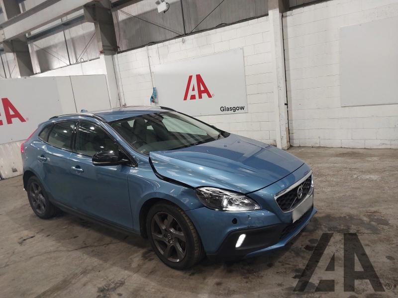 2015 VOLVO V40 D2 CROSS COUNTRY LUX 1969cc TURBO DIESEL MANUAL 6 Speed 5 DOOR HATCHBACK