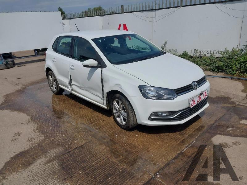 2014 VOLKSWAGEN POLO SE TSI DSG 1197cc TURBO PETROL SEMI AUTO 7 Speed 5 DOOR HATCHBACK