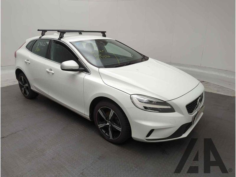 2018 VOLVO V40 D2 R-DESIGN 1969cc TURBO DIESEL MANUAL 6 Speed 5 DOOR HATCHBACK