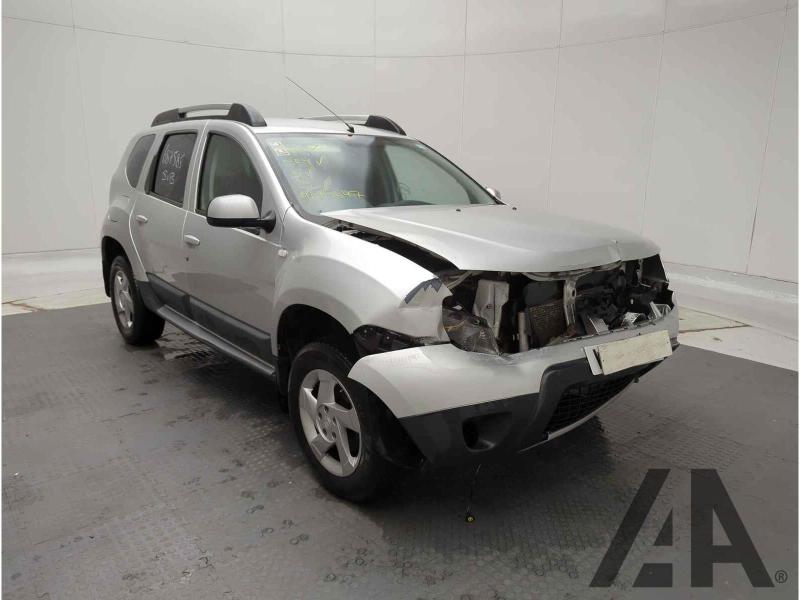 2013 DACIA DUSTER LAUREATE DCI 1461cc TURBO DIESEL MANUAL 6 Speed 5 DOOR HATCHBACK
