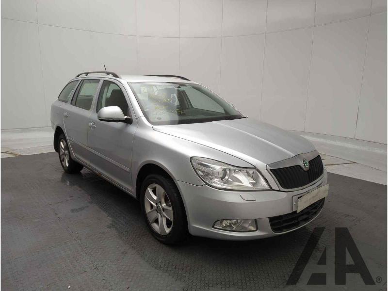 2011 SKODA OCTAVIA ELEGANCE TDI CR DSG 1598cc TURBO DIESEL SEMI AUTO 7 Speed 5 DOOR ESTATE