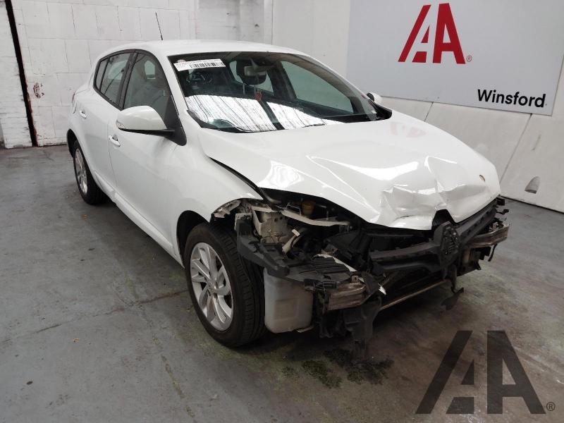 2015 RENAULT MEGANE DYNAMIQUE NAV DCI 1461cc TURBO DIESEL MANUAL 6 Speed 5 DOOR HATCHBACK
