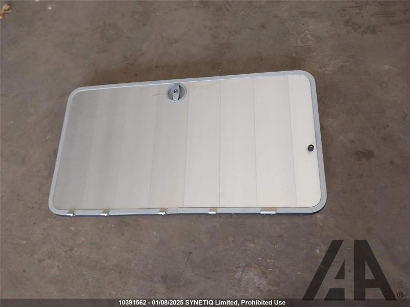 HORSEBOX DOOR / SURROUND / INN HATCHBACK PART ASSORTMENT