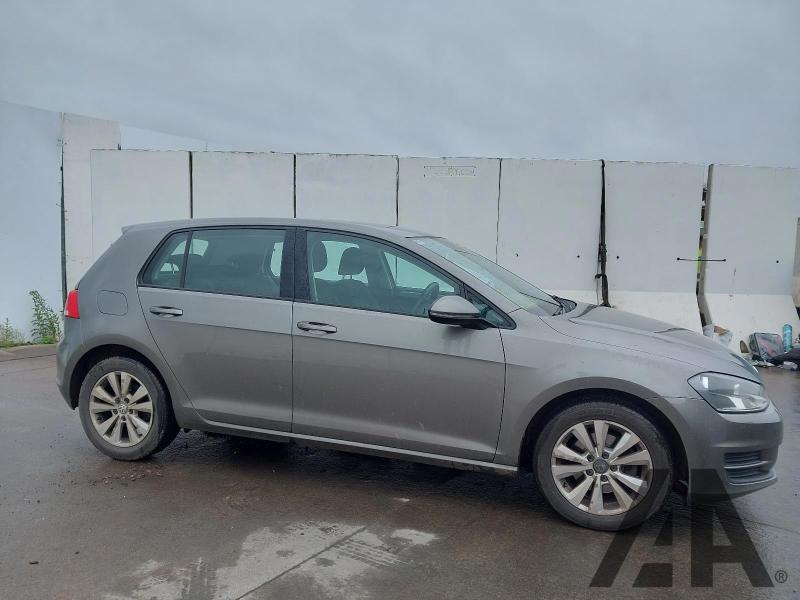 2014 VOLKSWAGEN GOLF SE TDI BLUEMOTION TECHNOLOGY 1968cc TURBO DIESEL MANUAL 6 Speed 5 DOOR HATCHBACK