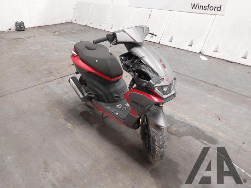 2025 LEXMOTO SRT 125cc PETROL CVT SCOOTER