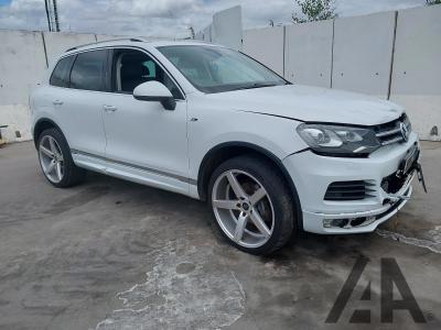 Image of 2014 VOLKSWAGEN TOUAREG V6 R-LINE TDI BLUEMOTION TECHN 2967cc TURBO DIESEL AUTOMATIC 8 Speed 5 DOOR ESTATE