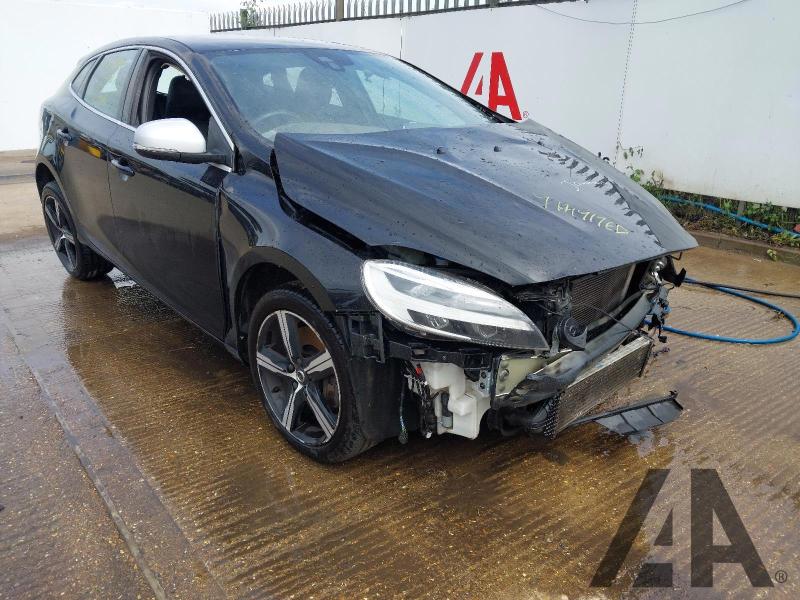 2017 VOLVO V40 D2 R-DESIGN NAV PLUS 1969cc TURBO DIESEL AUTOMATIC 6 Speed 5 DOOR HATCHBACK