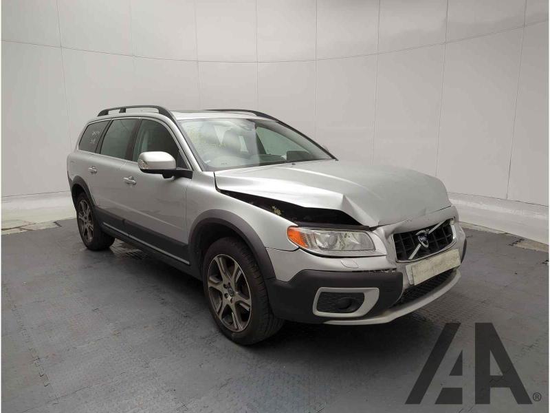 2011 VOLVO XC70 D5 SE LUX AWD 2400cc TURBO DIESEL AUTOMATIC 6 Speed 5 DOOR ESTATE