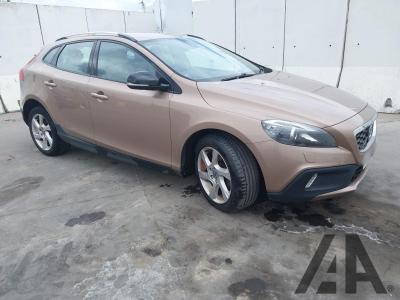 Image of 2013 VOLVO V40 D2 CROSS COUNTRY LUX NAV 1560cc TURBO DIESEL MANUAL 6 Speed 5 DOOR HATCHBACK