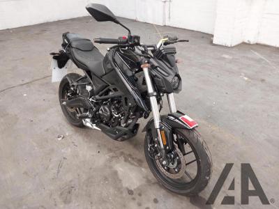 Image of 2025 Voge R 125cc PETROL MANUAL MOTORCYCLE