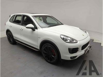 Image of 2015 PORSCHE CAYENNE D V6 TIPTRONIC S 2967cc TURBO DIESEL AUTOMATIC 8 Speed 5 DOOR ESTATE