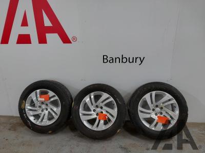 Image of 2019 LAND ROVER RANGE ROVER EVOQUE R-DYNAMIC WHEELS AND ROOF LINER