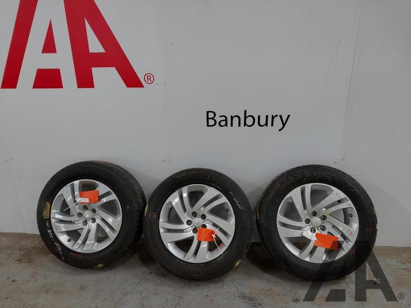 2019 LAND ROVER RANGE ROVER EVOQUE R-DYNAMIC WHEELS AND ROOF LINER