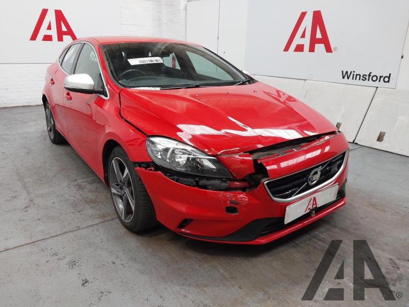 2014 VOLVO V40 D2 R-DESIGN NAV 1560cc TURBO DIESEL MANUAL 6 Speed 5 DOOR HATCHBACK