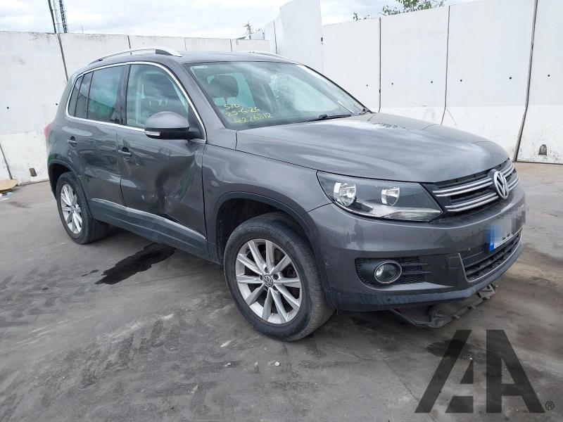 2013 VOLKSWAGEN TIGUAN SE TDI BLUEMOTION TECHNOLOGY 1968cc TURBO DIESEL MANUAL 6 Speed 5 DOOR ESTATE