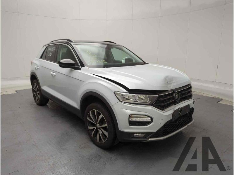 2020 VOLKSWAGEN T-ROC SE TSI EVO DSG 1498cc TURBO PETROL SEMI AUTO 5 DOOR HATCHBACK