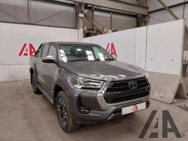 2020 TOYOTA HI-LUX INVINCIBLE 4WD D-4D DCB 2393cc TURBO DIESEL AUTOMATIC PICK UP