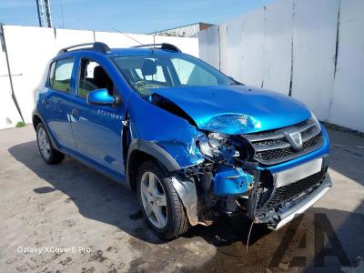 Image of 2015 DACIA SANDERO STEPWAY LAUREATE DCI 1461cc TURBO DIESEL MANUAL 5 Speed 5 DOOR HATCHBACK