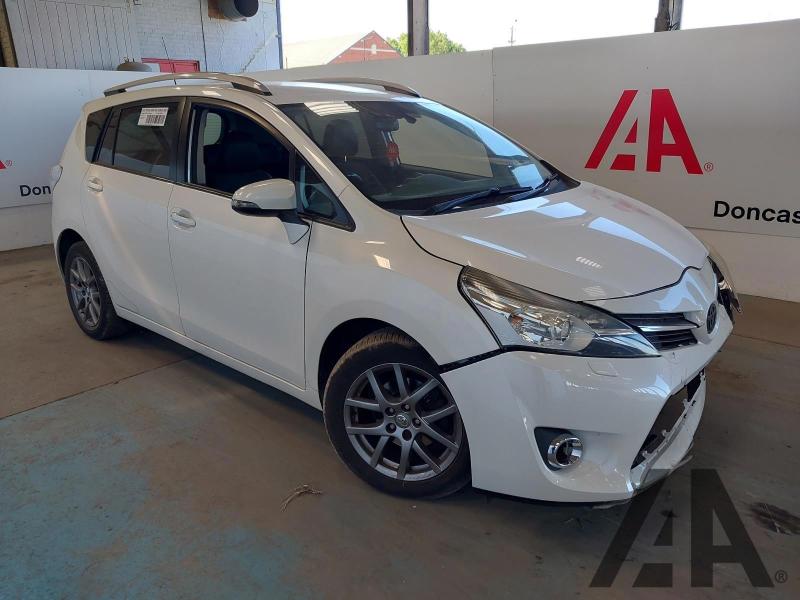 2013 TOYOTA VERSO EXCEL D-4D 1998cc TURBO DIESEL MANUAL 6 Speed 5 DOOR MPV