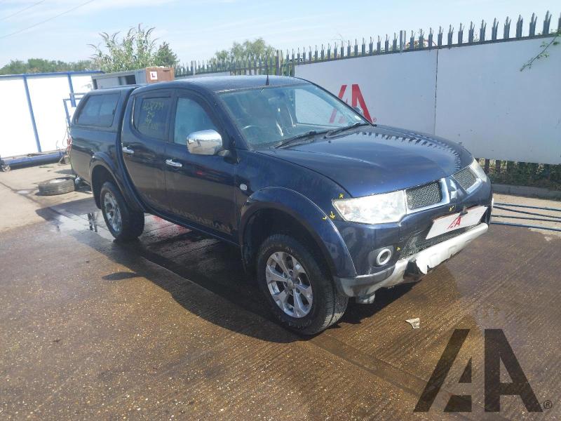 2013 MITSUBISHI L200 DI-D 4X4 BARBARIAN LB DCB 2477cc TURBO DIESEL AUTOMATIC 5 Speed PICK UP