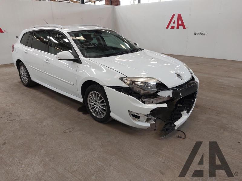2011 RENAULT LAGUNA DYNAMIQUE TOMTOM DCI FAP 1995cc TURBO DIESEL AUTOMATIC 6 Speed 5 DOOR ESTATE