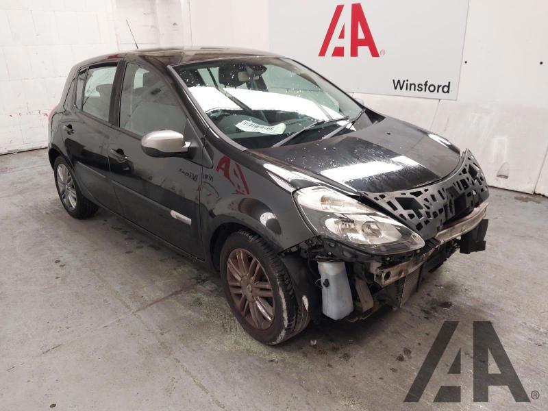 2012 RENAULT CLIO DYNAMIQUE TOMTOM DCI 1461cc TURBO DIESEL MANUAL 5 Speed 5 DOOR HATCHBACK