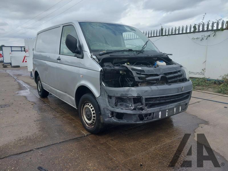 2013 VOLKSWAGEN TRANSPORTER T30 TDI 1968cc TURBO DIESEL MANUAL 5 Speed PANEL VAN