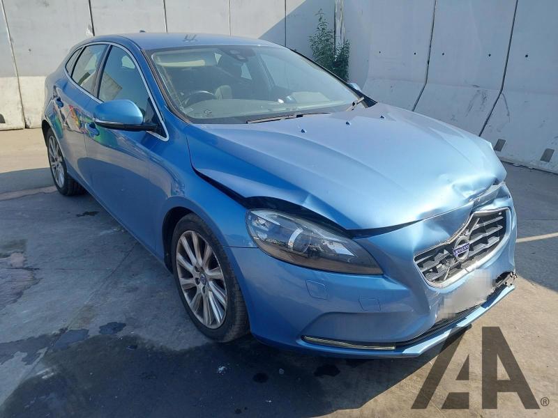 2014 VOLVO V40 D2 SE LUX 1560cc TURBO DIESEL MANUAL 6 Speed 5 DOOR HATCHBACK