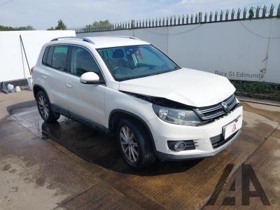 Image of 2013 VOLKSWAGEN TIGUAN SE TDI BLUEMOTION TECHNOLOGY 4 1968cc TURBO DIESEL MANUAL 6 Speed 5 DOOR ESTATE