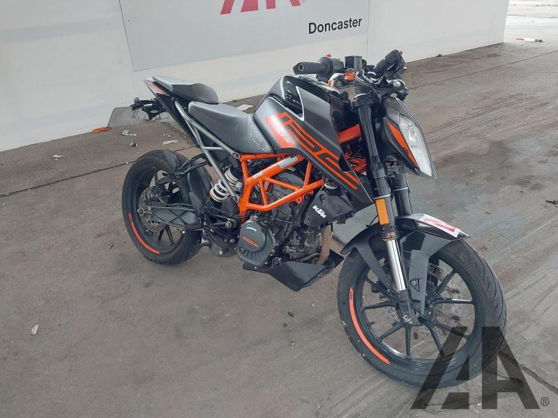 2023 KTM DUKE 125 125cc PETROL MANUAL MOTORCYCLE