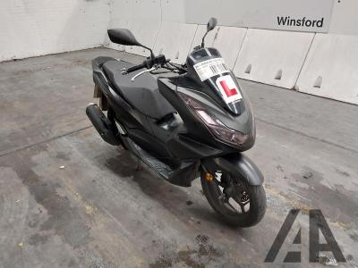 Image of 2023 HONDA WW (PCX) 125 A-P 125cc PETROL AUTOMATIC SCOOTER