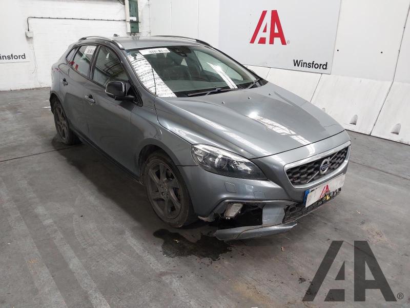 2014 VOLVO V40 D2 CROSS COUNTRY LUX 1560cc TURBO DIESEL AUTOMATIC 6 Speed 5 DOOR HATCHBACK