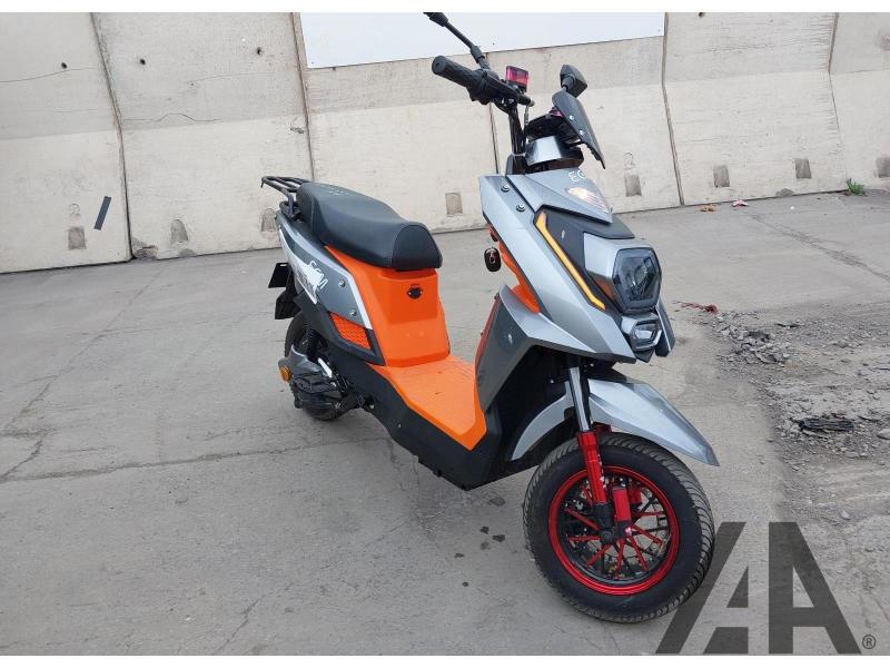 ELECTRIC MOPED