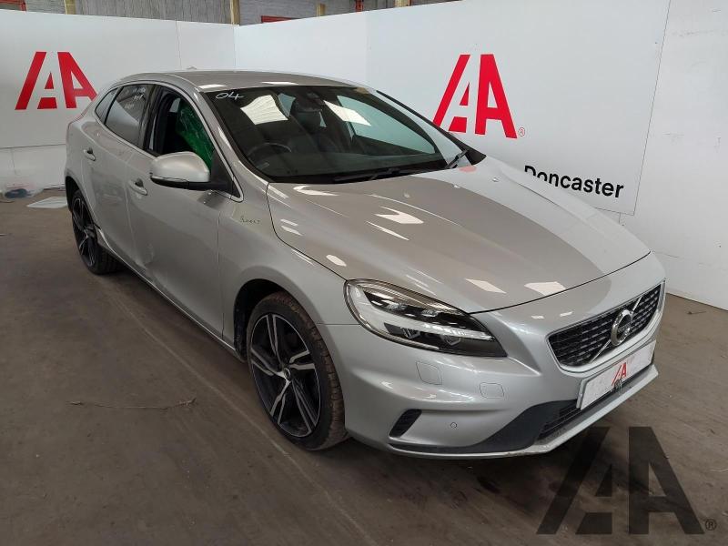 2019 VOLVO V40 T2 R-DESIGN EDITION 1969cc TURBO PETROL MANUAL 6 Speed 5 DOOR HATCHBACK