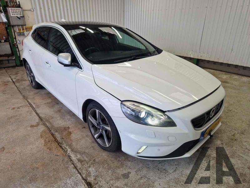 2014 VOLVO V40 D3 R-DESIGN NAV 1984cc TURBO DIESEL MANUAL 6 Speed 5 DOOR HATCHBACK