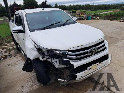 Image of 2017 TOYOTA HI-LUX INVINCIBLE X 4WD D-4D DCB 2393cc TURBO DIESEL AUTOMATIC PICK UP
