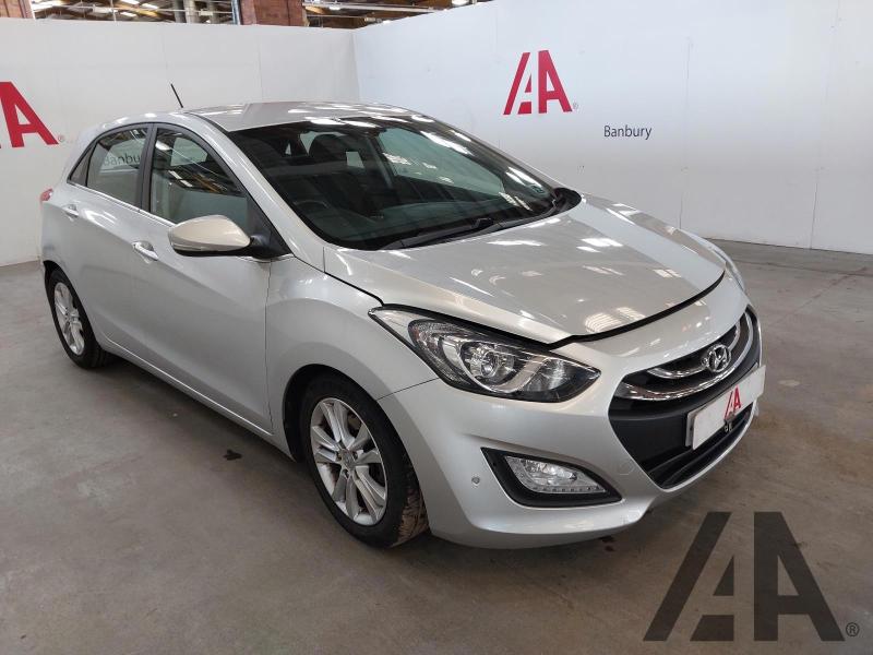 2013 HYUNDAI I30 STYLE NAV BLUE DRIVE CRDI 1582cc TURBO DIESEL MANUAL 6 Speed 5 DOOR HATCHBACK
